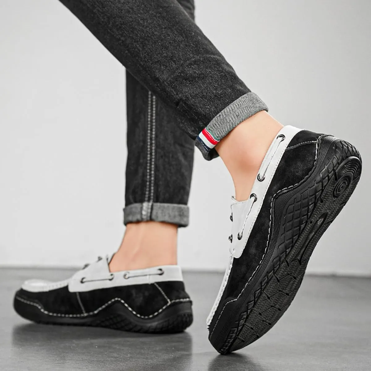 Men's Leather Loafers & Slip-On Lace Up Retro Round Toe Leather Comfortable Driving Shoes Fashionable Non-Slip Walking Shoes