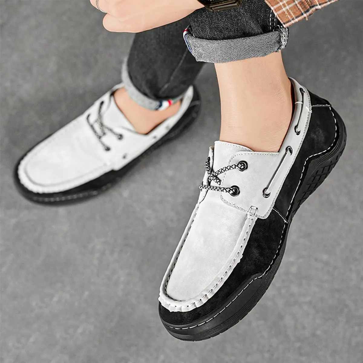 Men's Leather Loafers & Slip-On Lace Up Retro Round Toe Leather Comfortable Driving Shoes Fashionable Non-Slip Walking Shoes