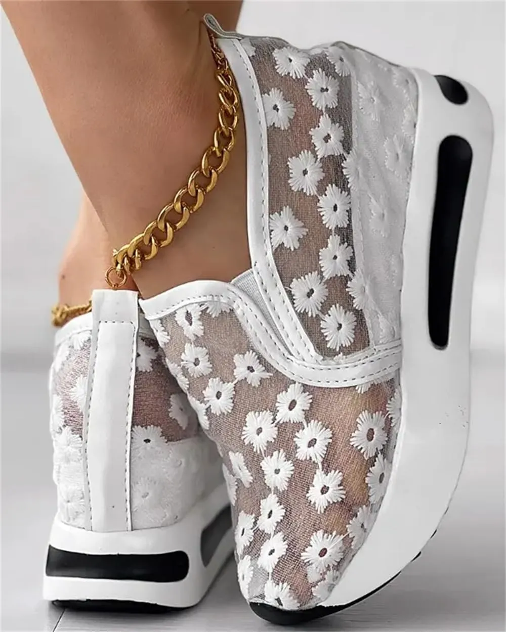 Sequins Lace-up Muffin Sneakers