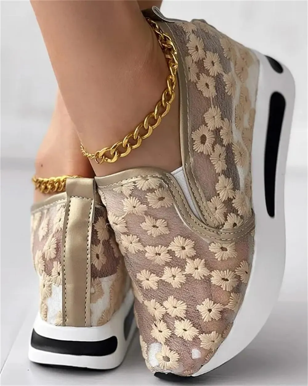 Sequins Lace-up Muffin Sneakers