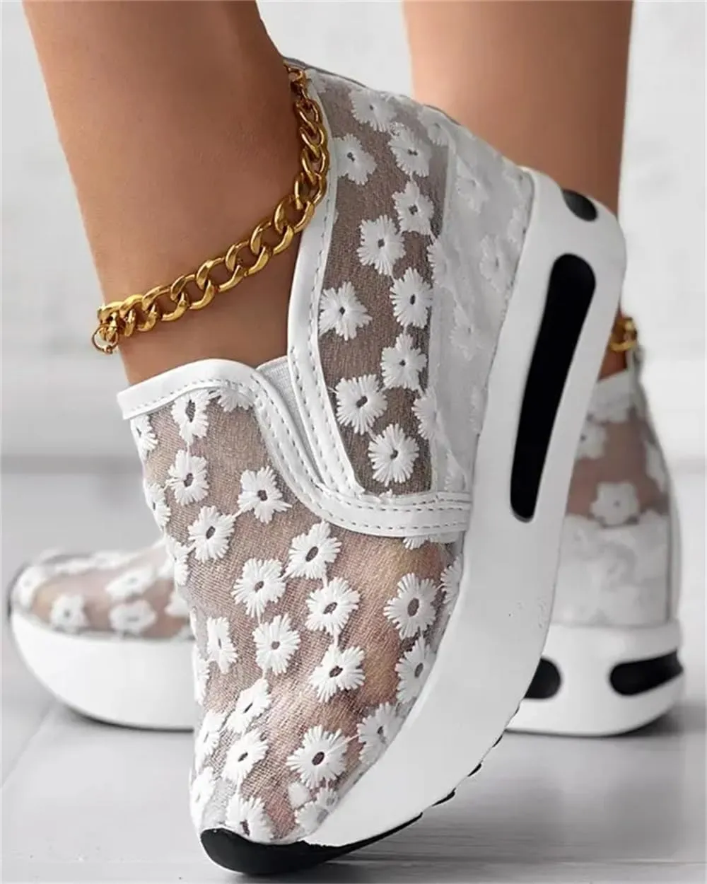 Sequins Lace-up Muffin Sneakers