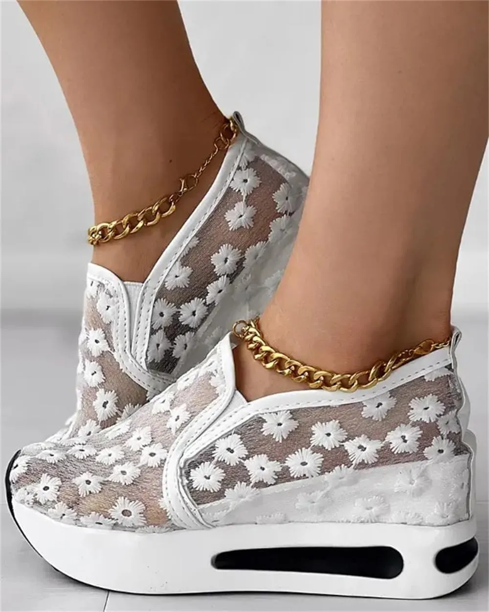 Sequins Lace-up Muffin Sneakers