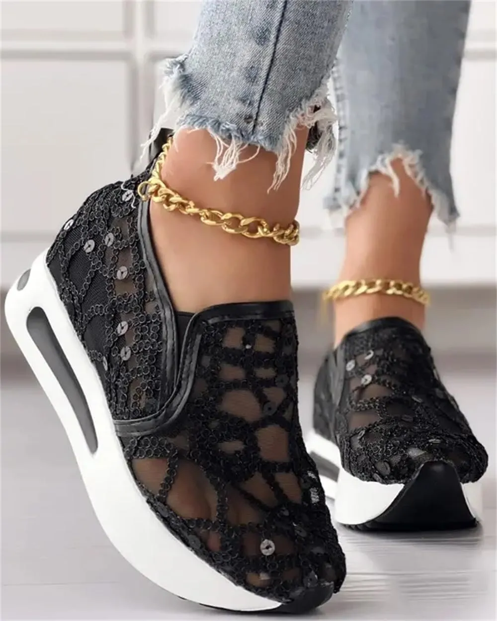 Sequins Lace-up Muffin Sneakers