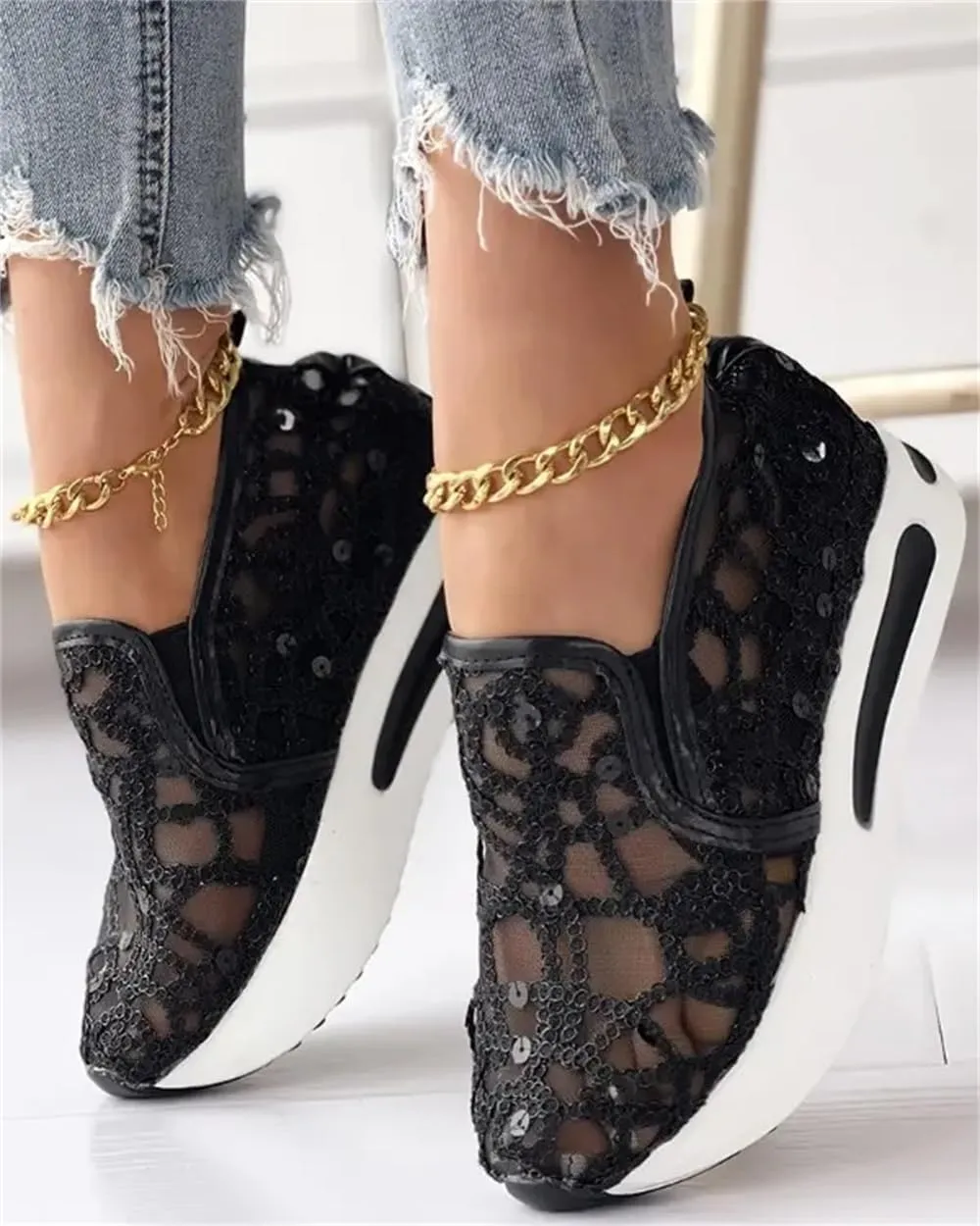 Sequins Lace-up Muffin Sneakers