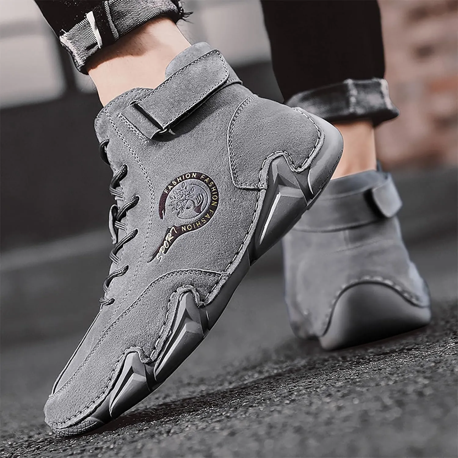 Shoes New Winter Men's Padded Leather Korean High Top Hook Loop Short Boots Lace-Up Lightweight Sport Shoes