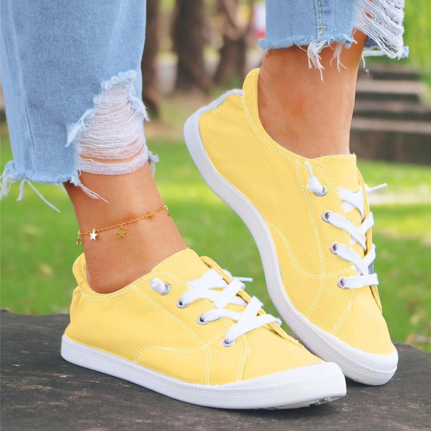 Women Slip On Tennis Shoes Low Top White Black Casual Sneakers for Women Lace Up Fashion Comfortable Ladies
